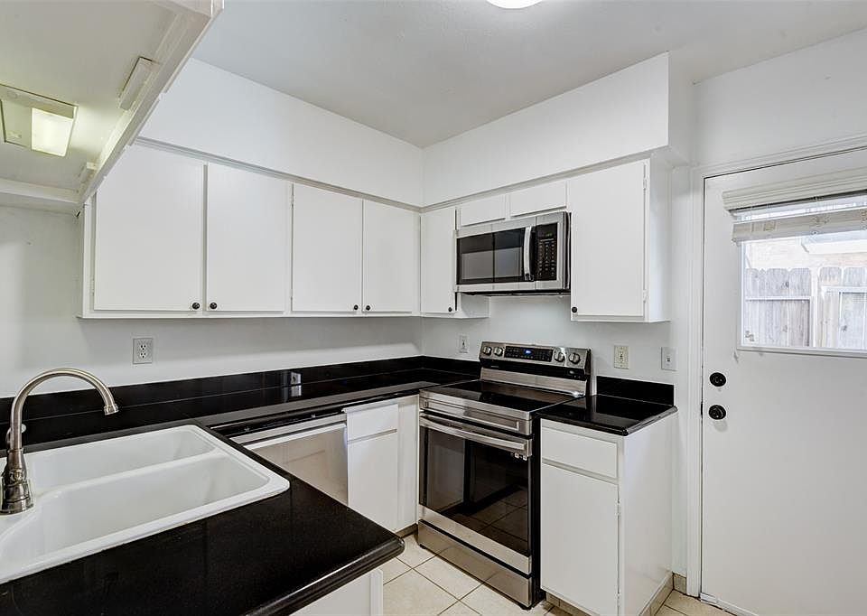 1st image of 1807 Stoney Brook Dr APT 104