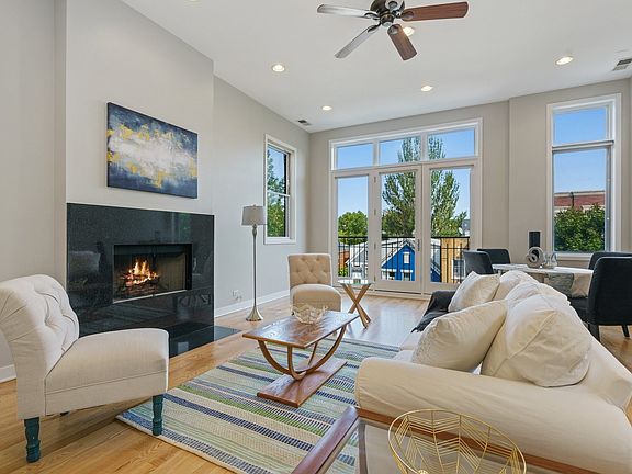 3rd image of 1018 N Paulina St #3