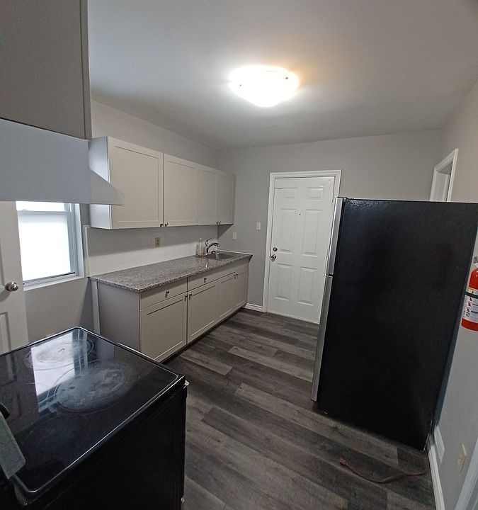 1st image of 3421 Cross St