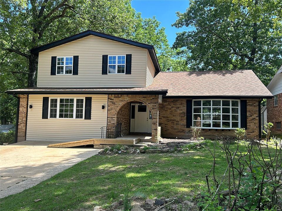 1st image of 1710 Sunset Dr