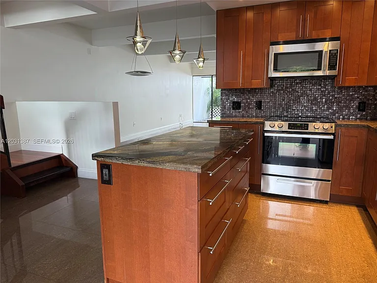 19220 NE 25th Ave #272B — Photo 2