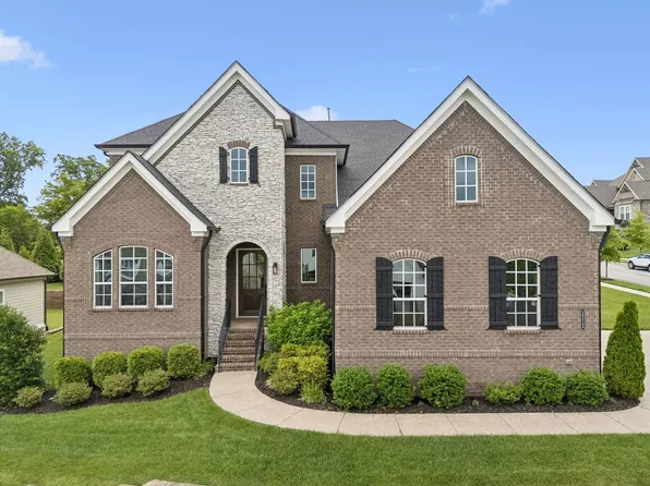3213 Cherry Jack Ln, Thompsons Station, TN 37179
