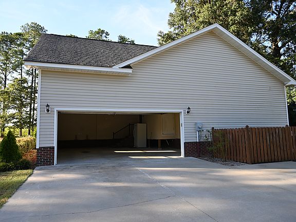 4th image of 105 Honey Bee Ct