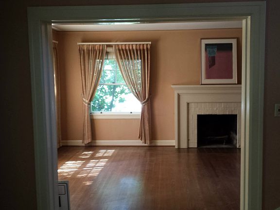 3rd image of 45 W Knoles Way