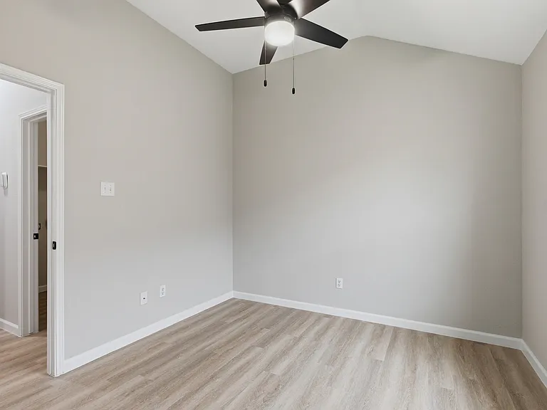2051 Sunny Side Dr — Photo 23
