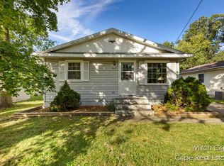 4117 Woodstock Ave SE, Wyoming, MI 49548