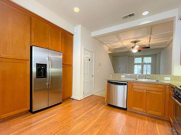 3rd image of 232 Kentdale Pl