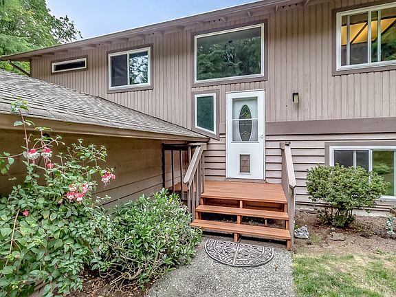 3rd image of 11921 152nd Pl SE
