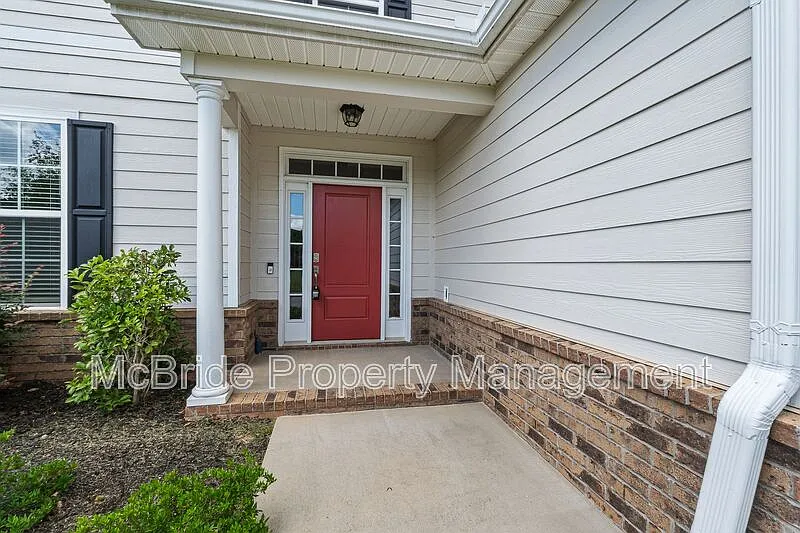 5 bed, 3.5 bath, 2857 sqft, $2,650 — Photo 3