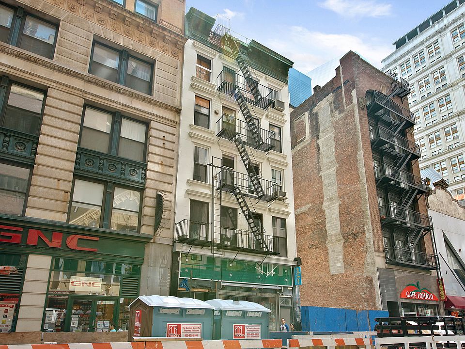 1st image of 138 Fulton St APT 3