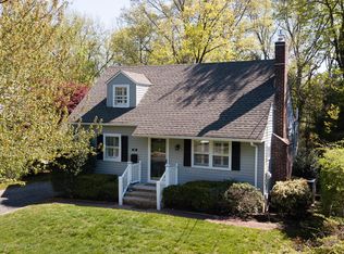 56 Sickles Pl, Shrewsbury, NJ 07702