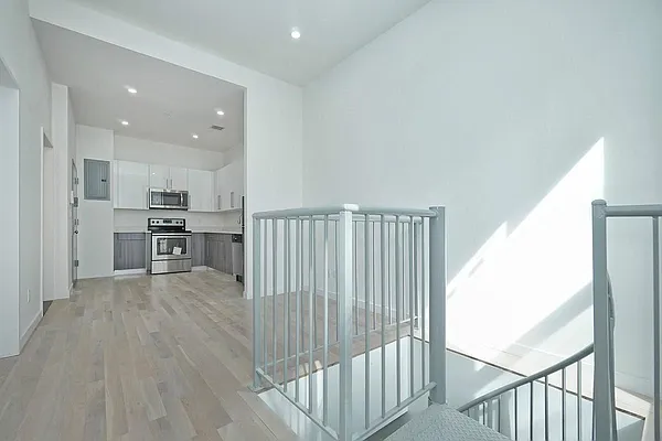 Rented by Keller Williams NYC | media 17