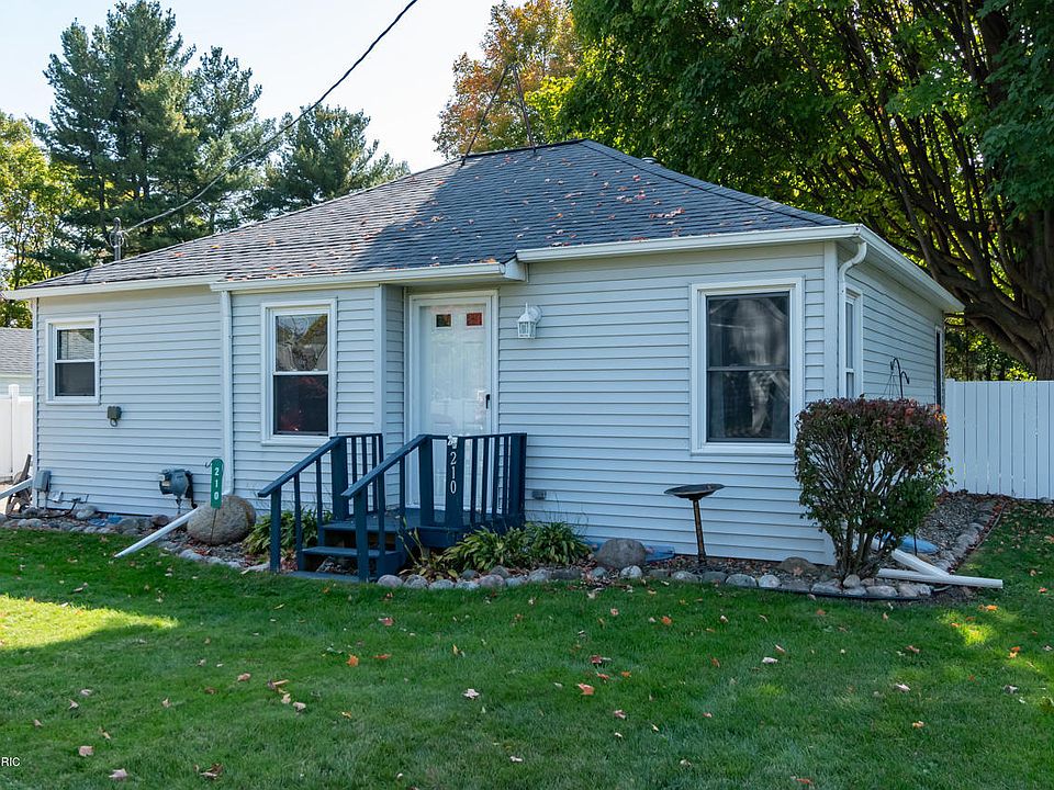 1st image of 210 Lincoln St