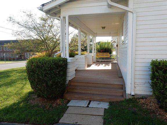 3rd image of 802 Johnson Ave