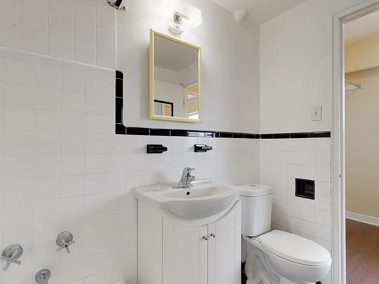 145 Stewart St — Photo 27
