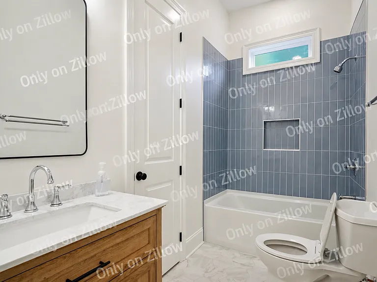 2254 N Prieur St — Photo 4