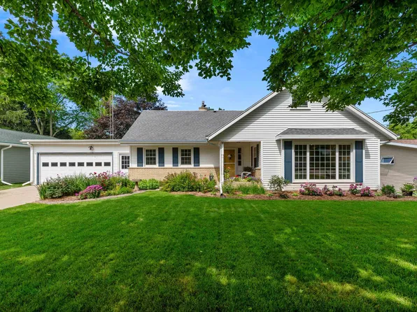 N7265 Farwell Rd, Beaver Dam, WI 53916
