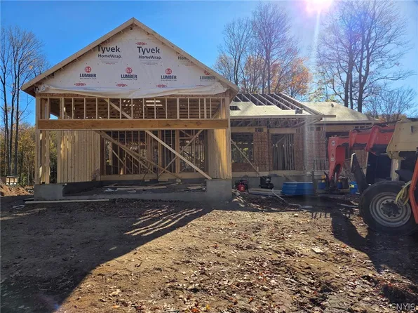 2958 Howlett Hill Rd, Marcellus, NY 13108