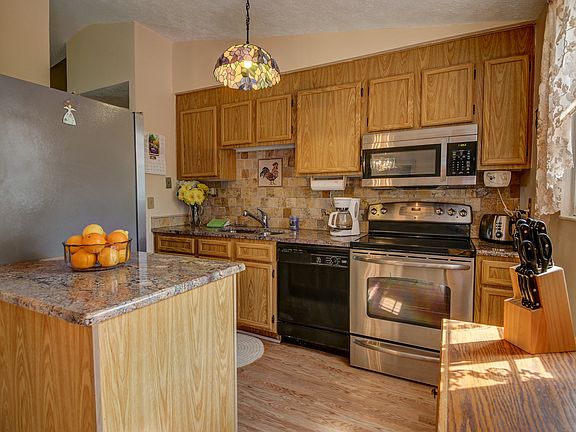 4th image of 8314 Tamarack Dr