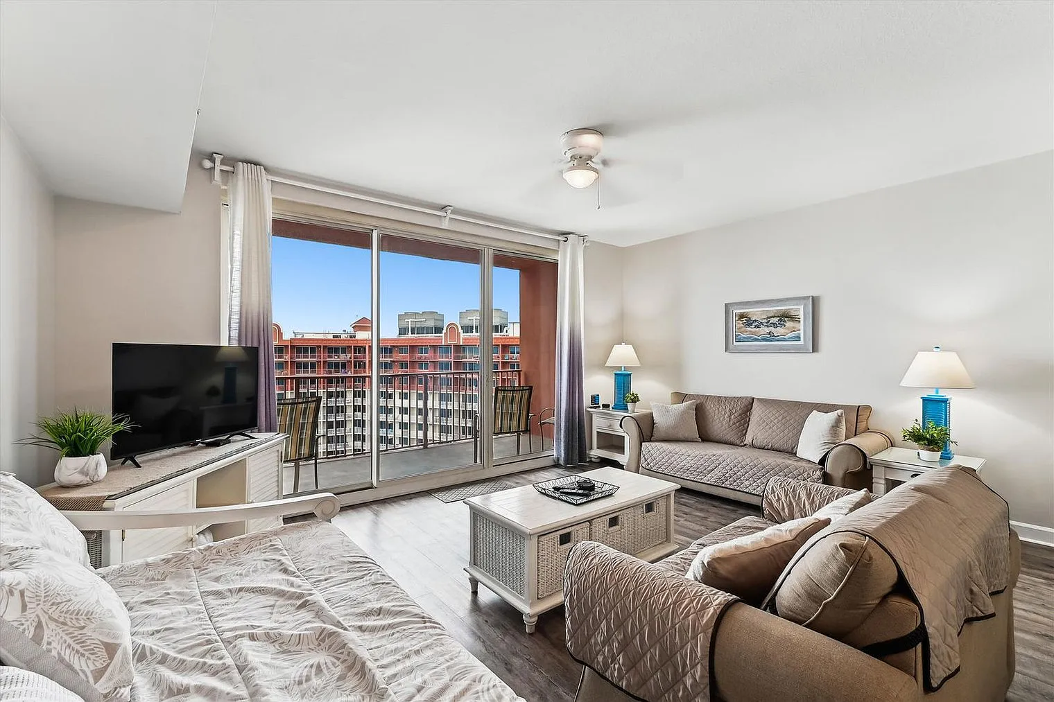 1 bed, 2.0 bath, 936 sqft, $2,801 — Photo 3