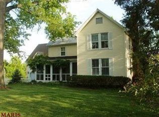 1241 Takara Ct, Saint Louis, MO 63131