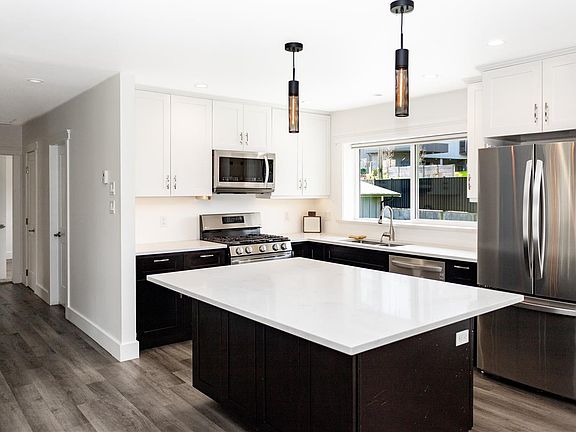 2nd image of 146 Coronation Cres