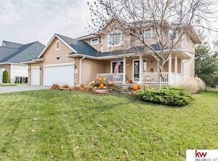 21007 Hampton Dr, Gretna, NE 68028