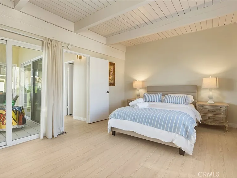 883 Katella St — Photo 38