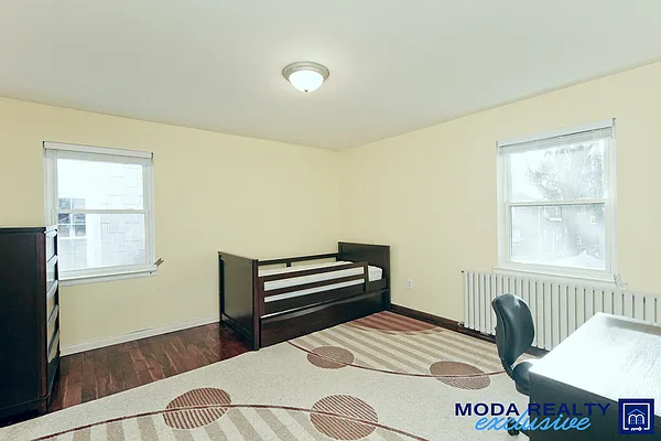 Rented by Moda Realty | media 23