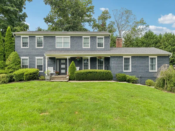6 Pebble Hill Court, Northport, NY 11768