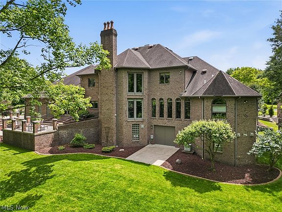 3rd image of 1337 Meadowood Cir