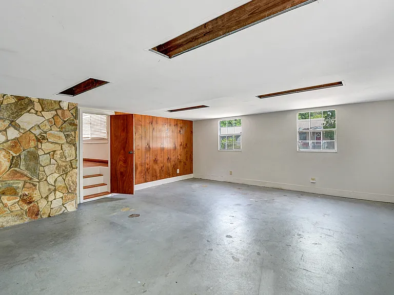 5304 Attleboro St — Photo 18