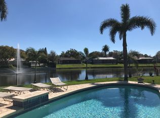 10921 Harborside Dr, Largo, FL 33773