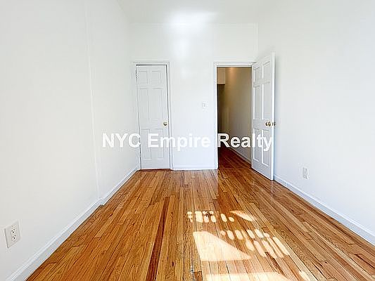 5th image of 166 W 83rd St #3E
