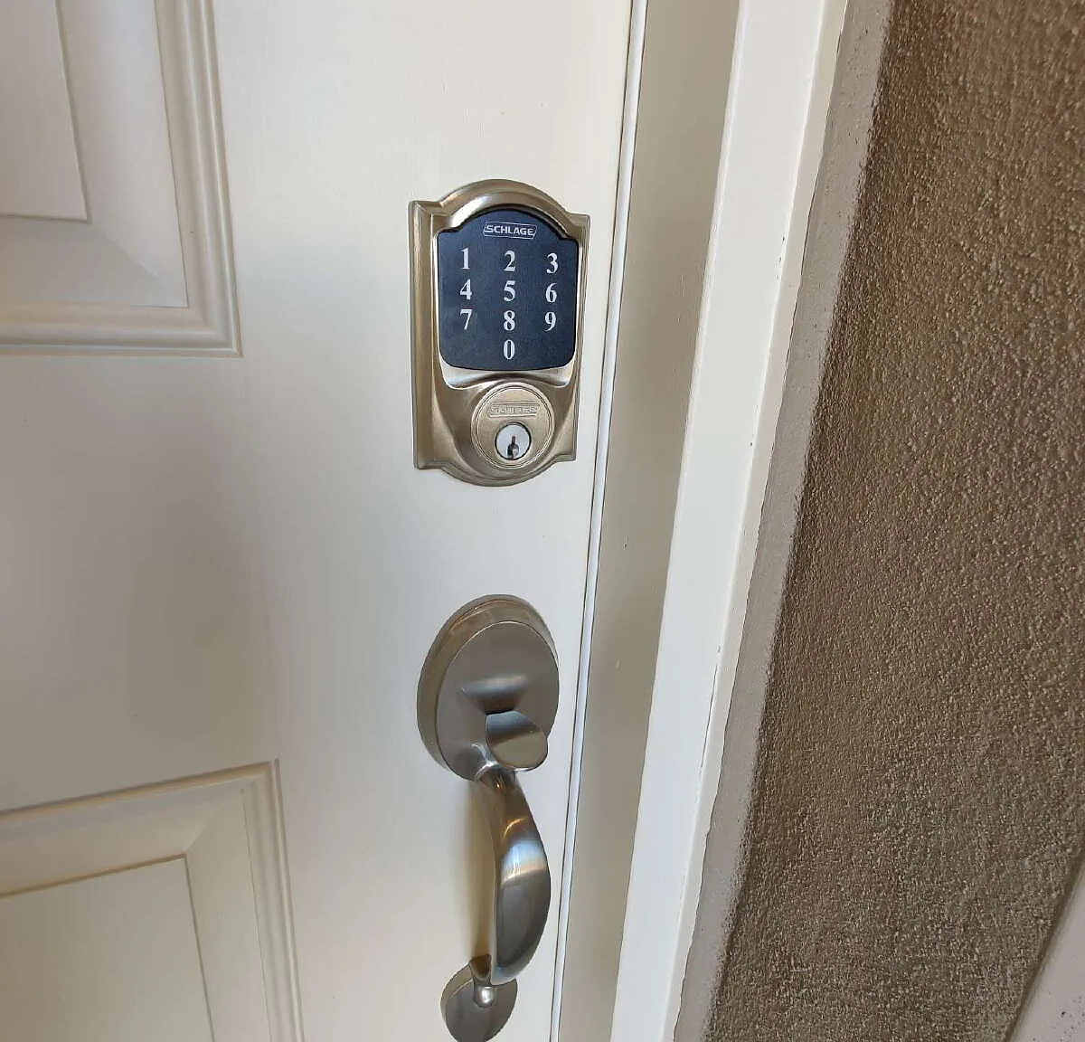 Beautiful 3-Bedroom Townhome in Gated Avea Pointe — Photo 4