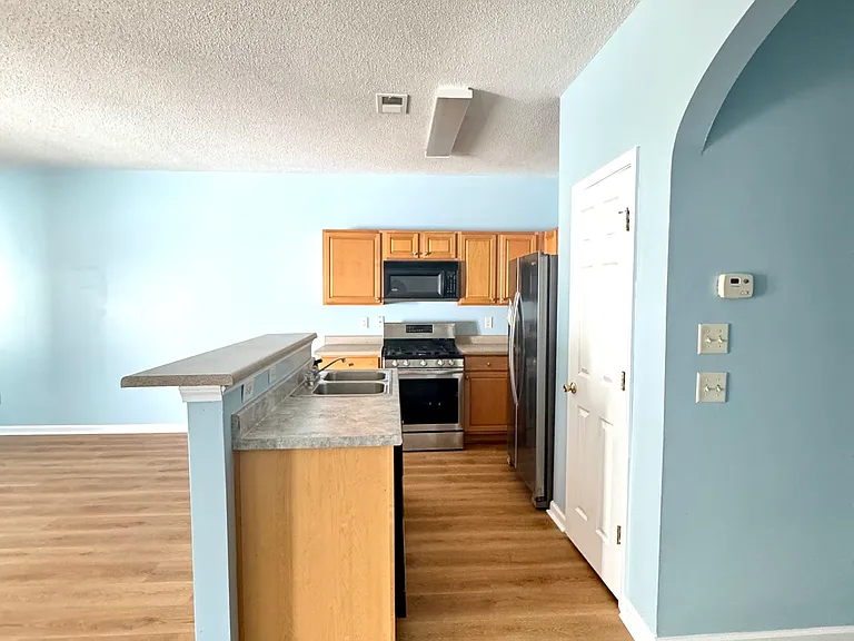 3871 Pleasant Oaks Dr — Photo 13