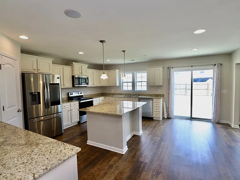 3680 Moseley Dr — Photo 19