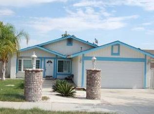 1013 Blossom Hill Dr, Corona, CA 92878