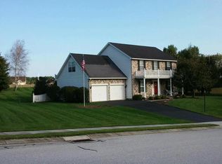 32 Eastwood Dr, Hanover, PA 17331
