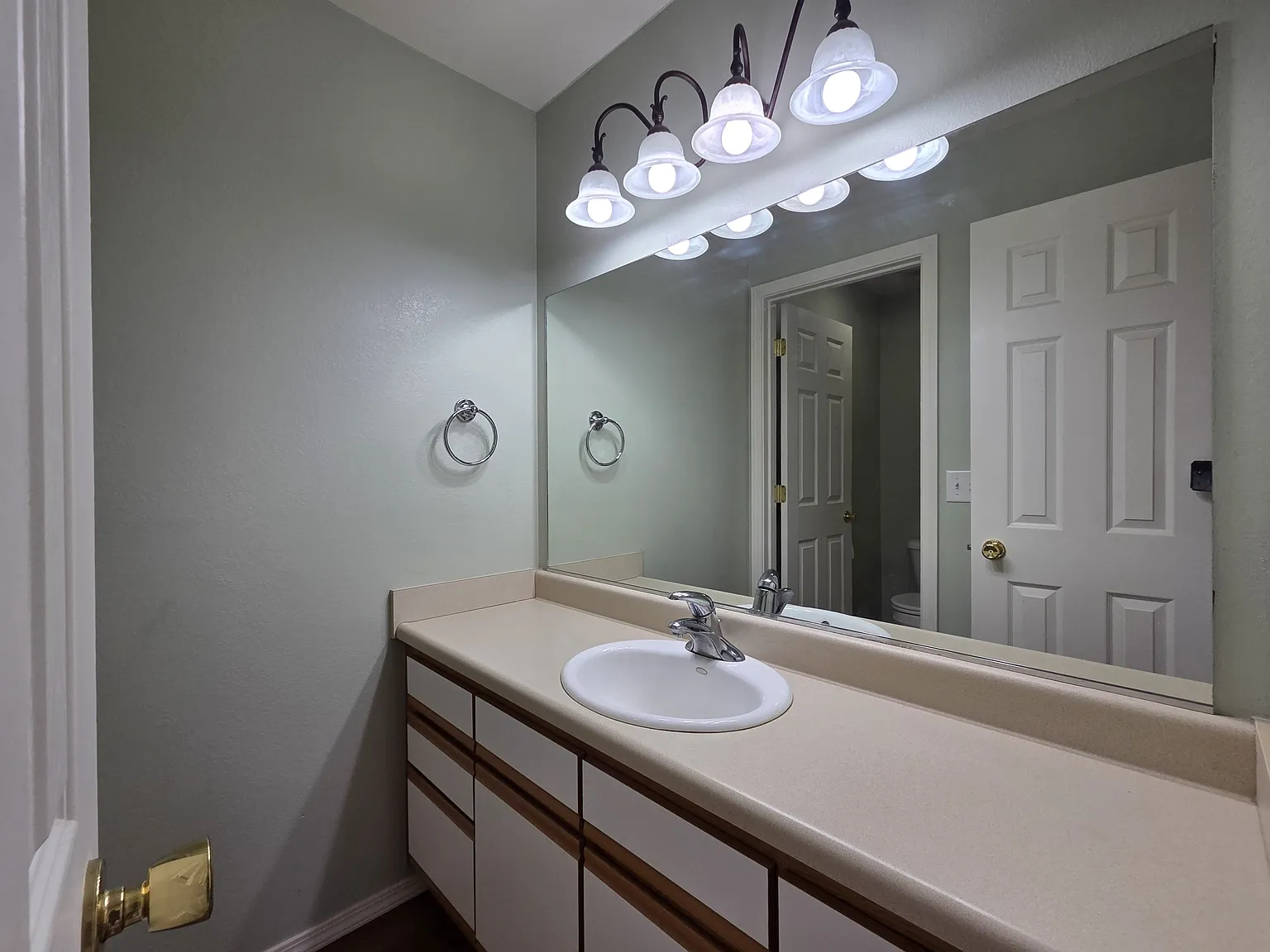 2940 West Villard Street - G — Photo 3