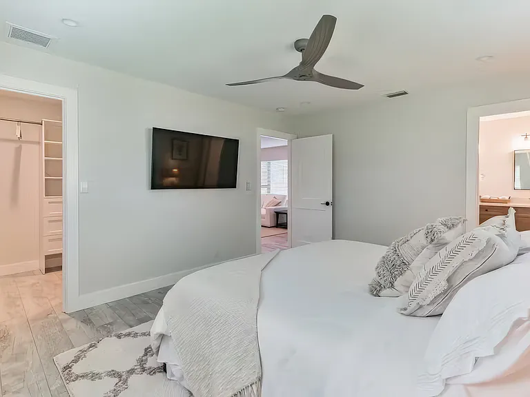 19218 W Indies Cir — Photo 23