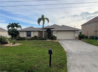 932 SW 4th AVE, CAPE CORAL, FL 33991