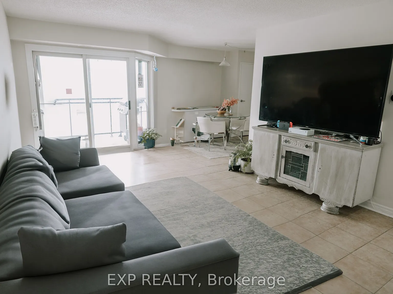 2 bed, $1,800 — Photo 2