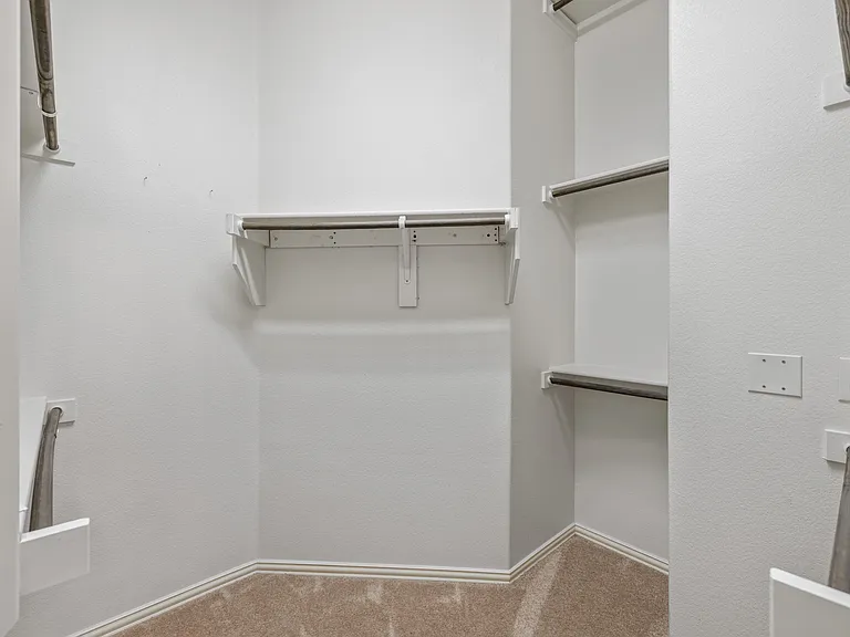 300 Kelvington Dr — Photo 20