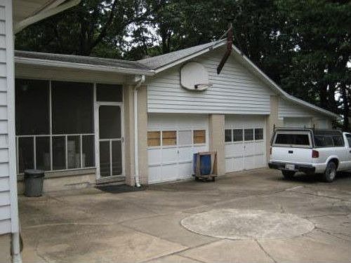 2nd image of 1017 1/2 Sumter Ave