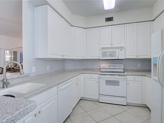 3rd image of 3880 Forest Glen BLVD #101