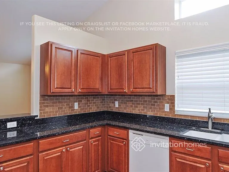 5547 Foxtail Ct — Photo 6