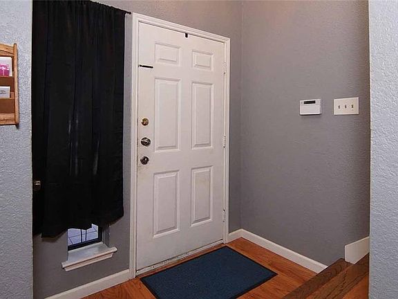 5th image of 6415 Meadow Glen Dr