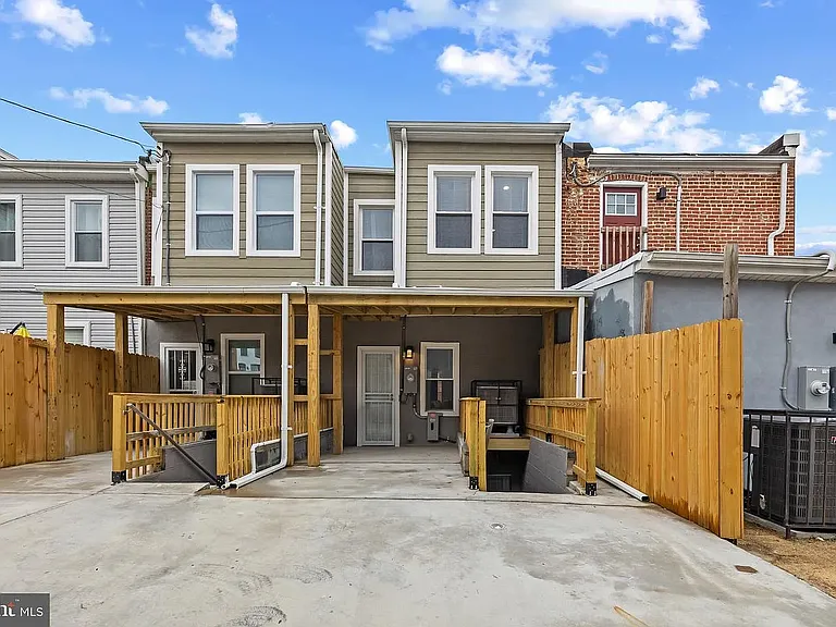2202 E Chase St — Photo 3