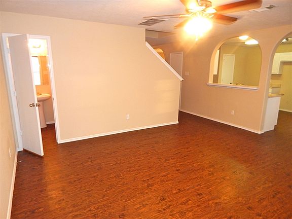 3rd image of 15915 Regal Trace Ln